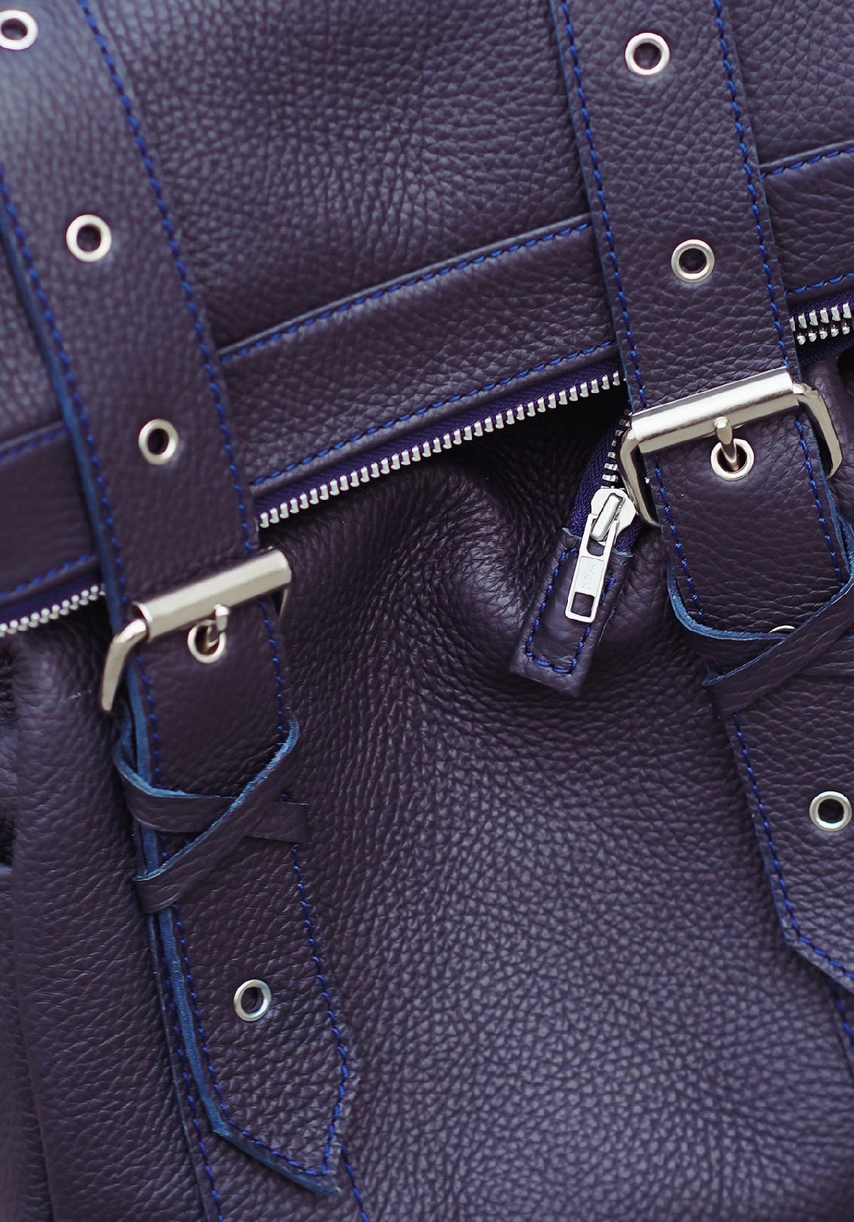 VALTARA Urbaner Leder-Rollrucksack in Nachtblau