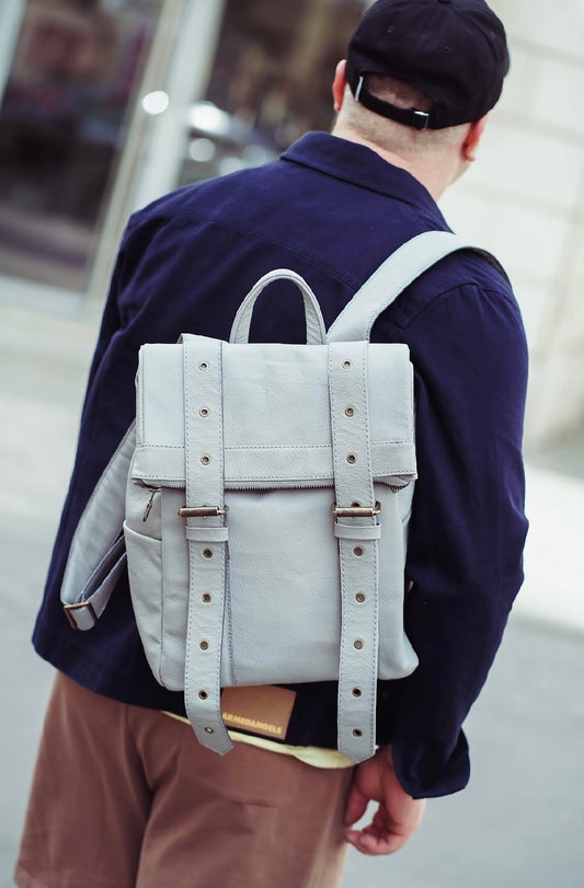 ROLLTOP Rucksack „VALTARA“ aus Leder –  Grey