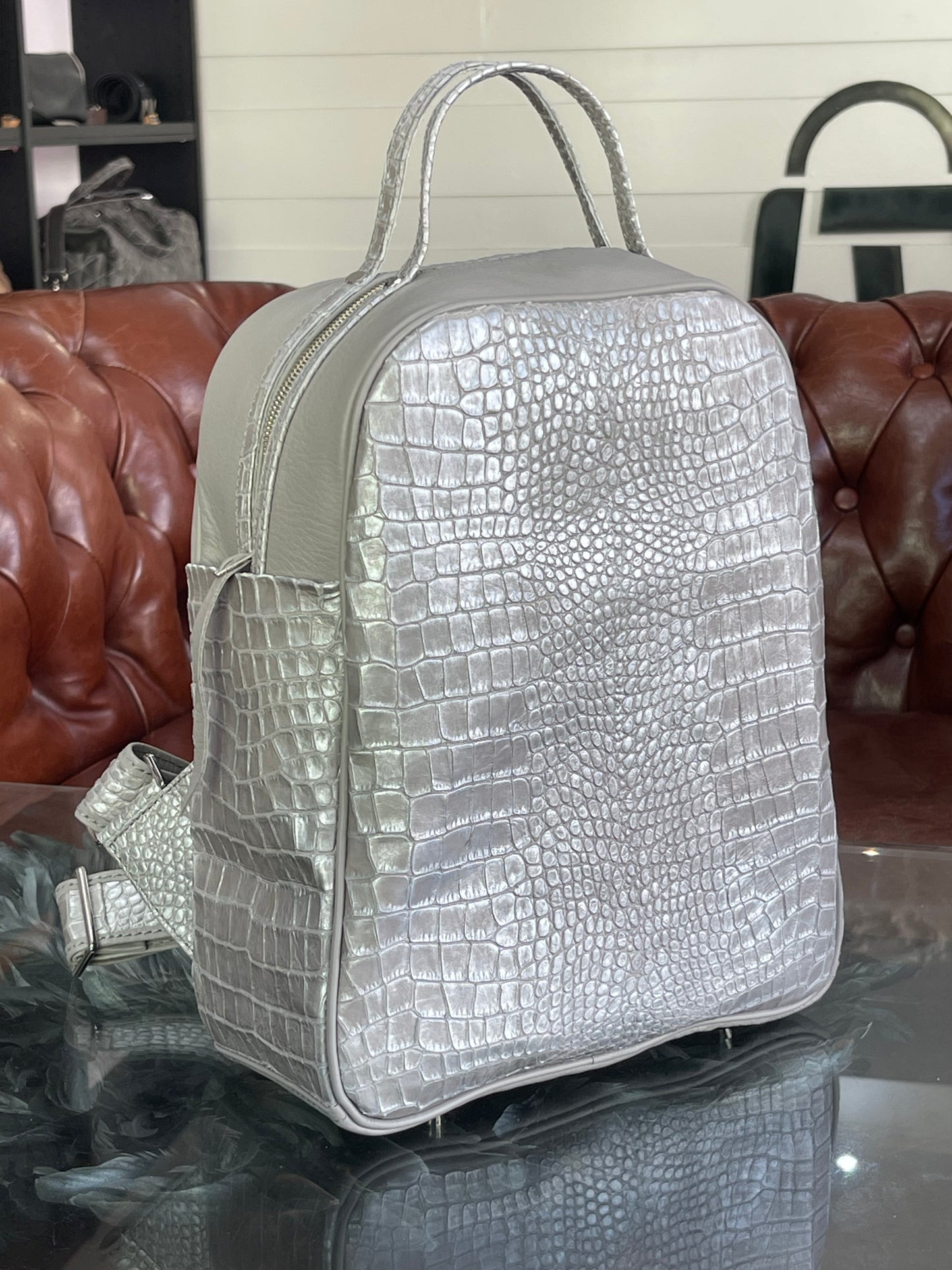 MONTARO SILVER– Handgefertigter Rucksack aus Kroko-geprägtem Leder